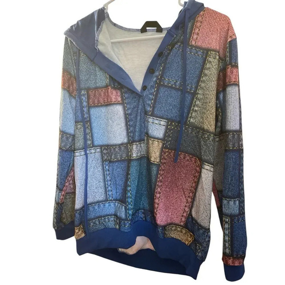 CHIC ME Tops - CHICME SIZE MD MULTI COLOR SHIRT WITH HOOD